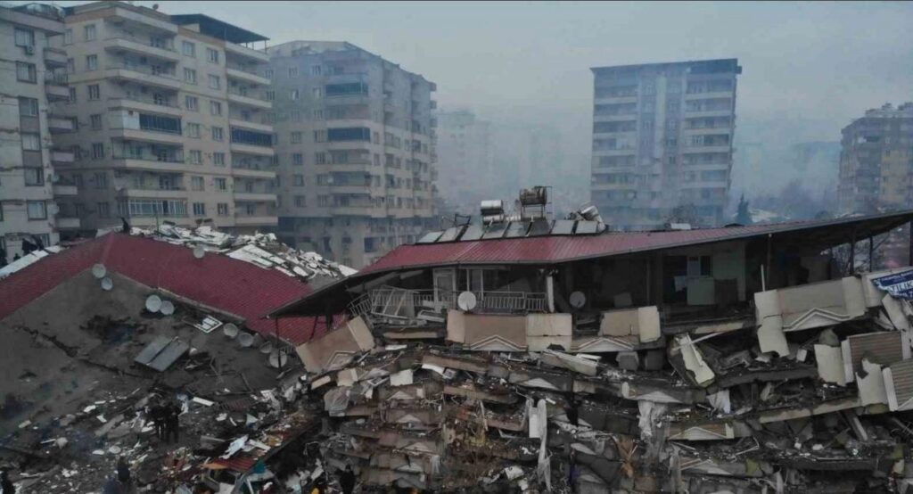 Dünya Gerçeği Deprem!